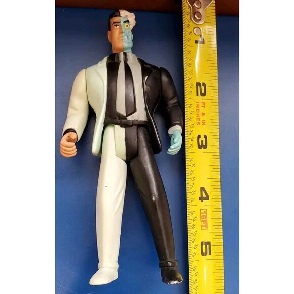 1993 Kenner DC Comics Black White 5 Inch Two-Face Action Figure Batman Flaws - Picture 5 of 12